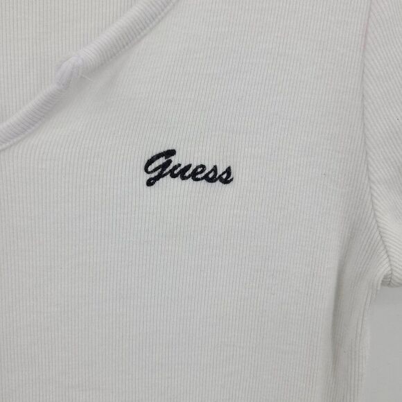 Y2K Guess White Ribbed Womens Short Sleeve V-neck Top Sz M Black Logo Stretch - Picture 2 of 14